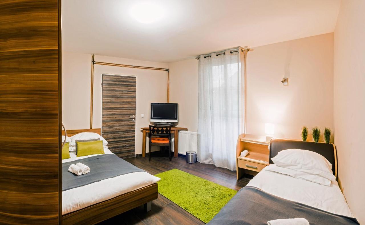 Rooms Verde Petrovče Esterno foto