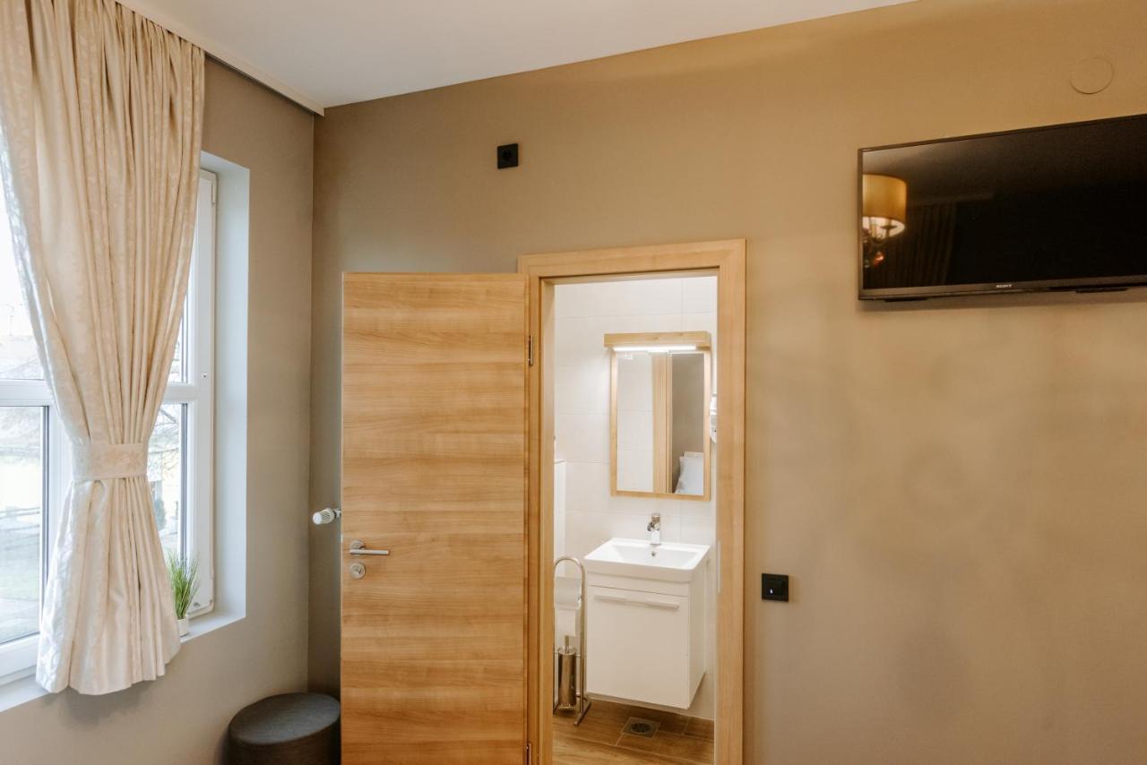 Rooms Verde Petrovče Esterno foto